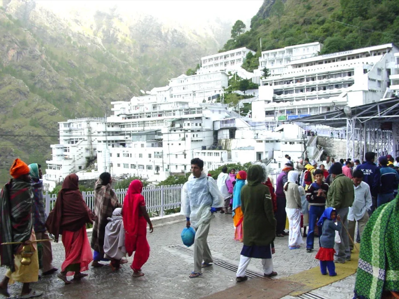 The pilgrimage route to Vaishno Devi near Katra